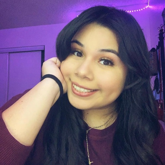 Meet your Posher, Julianna - Picture 1 of 1